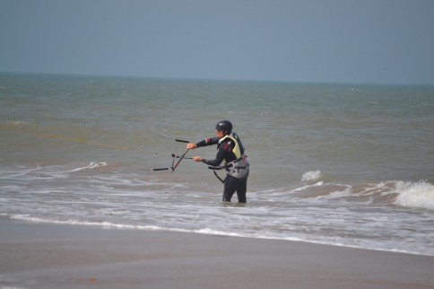 9-hour kitesurfing course in group lesson in Essaouira